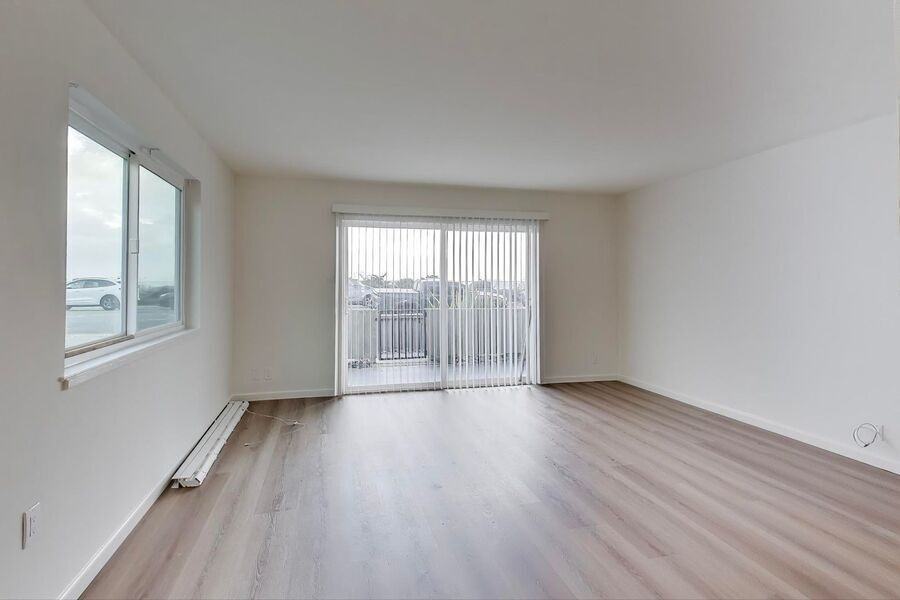 1701 Shoreline Drive - Photo 4 of 26