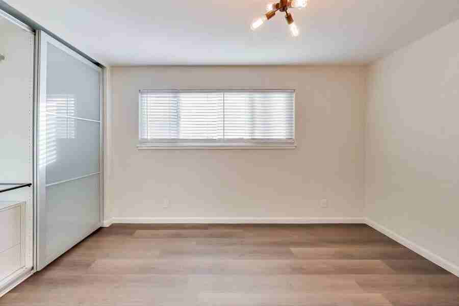 1701 Shoreline Drive - Photo 7 of 26