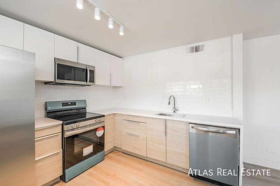 2550-2560 N Ogden Street - Photo 7 of 24