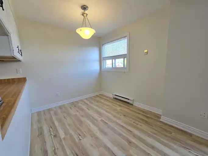 308 Malaga Rd #303 - Photo 5 of 10
