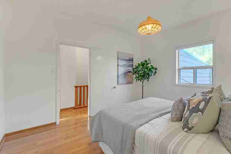 123 Lisgar St - Photo 2 of 13