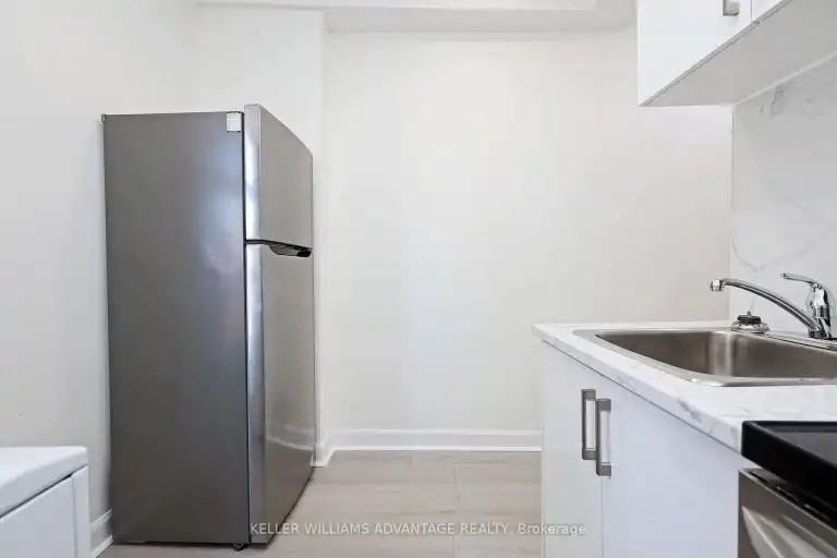 952 Queen St E - Photo 4 of 12