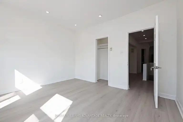 952 Queen St E - Photo 7 of 12