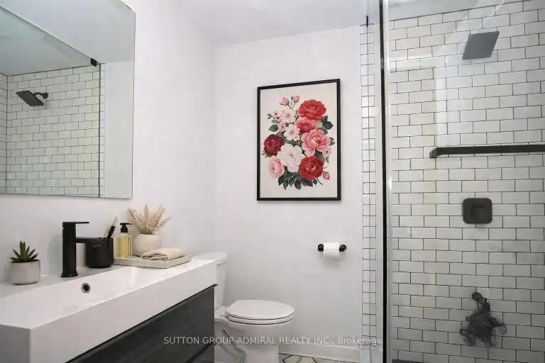 177 Logan Ave - Photo 4 of 9