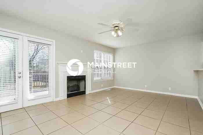 736 Stone Hedge Dr - Photo 4 of 17