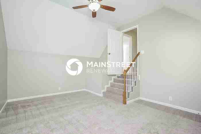 736 Stone Hedge Dr - Photo 6 of 17