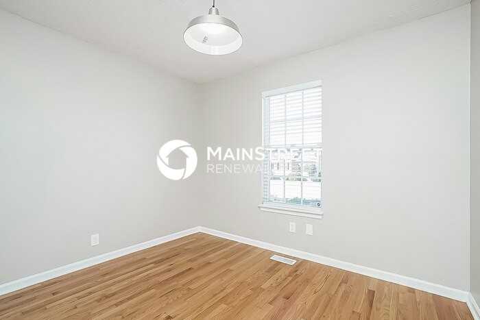 736 Stone Hedge Dr - Photo 7 of 17