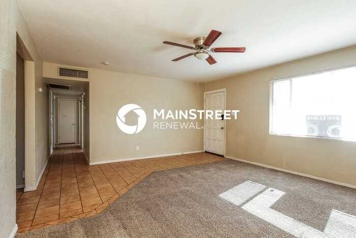 4902 W Mulberry Dr - Photo 4 of 16