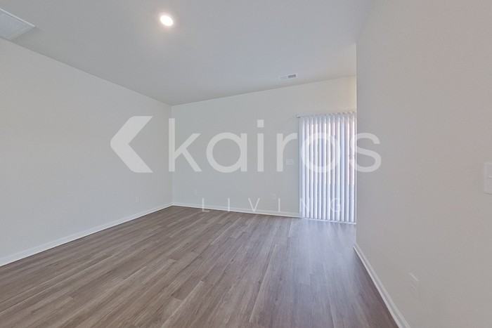 2129 Banyon Cir - Photo 2 of 22