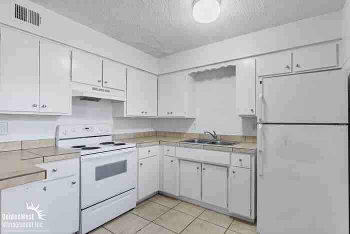 7150 N 27th Ave #05 - Photo 7 of 16