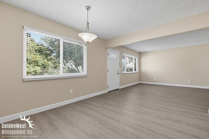 1311 O Ave - Photo 5 of 23