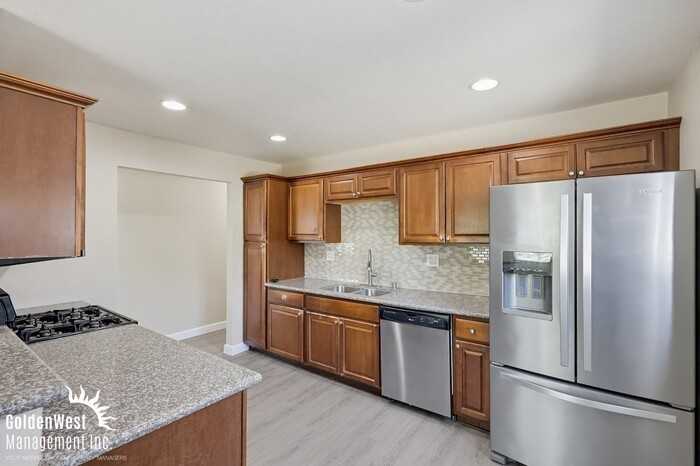 1311 O Ave - Photo 6 of 23