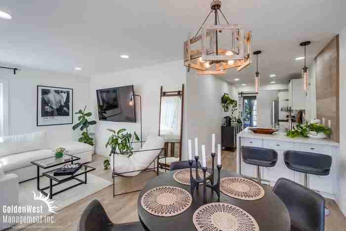 4480 50th St - Photo 5 of 23