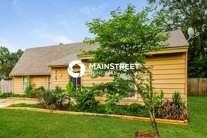 7147 Hillshire Dr - Photo 3 of 16