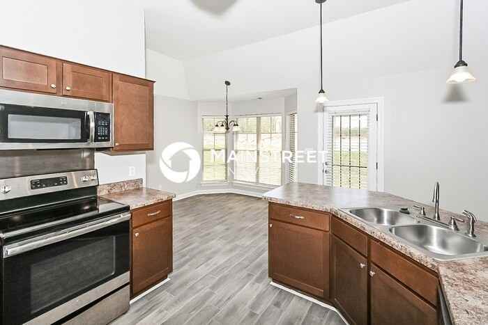 8770 Smith Ranch Dr - Photo 7 of 16