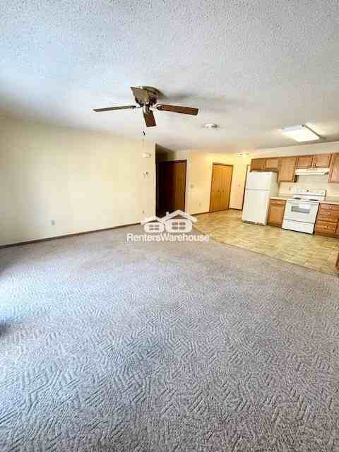 135 North Saint West #A - Photo 2 of 15