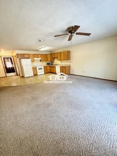 135 North Saint West #A - Photo 3 of 15