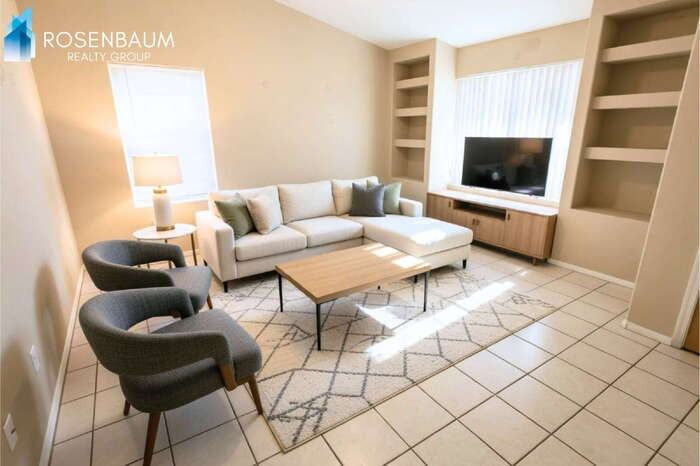 10326 W Missouri Ave - Photo 2 of 5