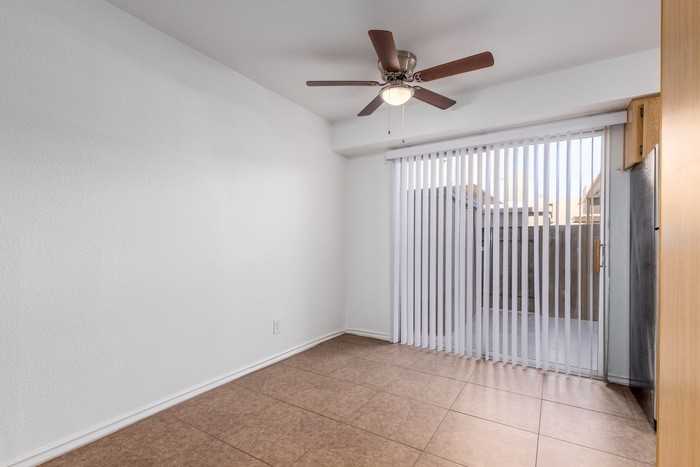 6028 W Oregon Ave #D - Photo 5 of 21