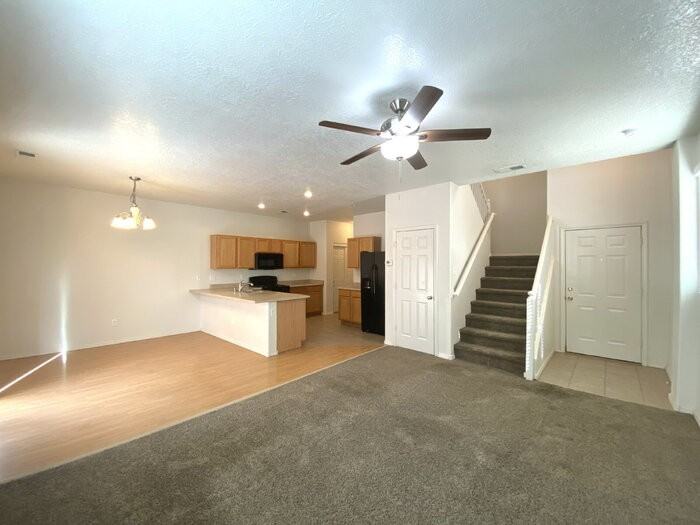 2431 Pelizzano Dr Se - Photo 2 of 33