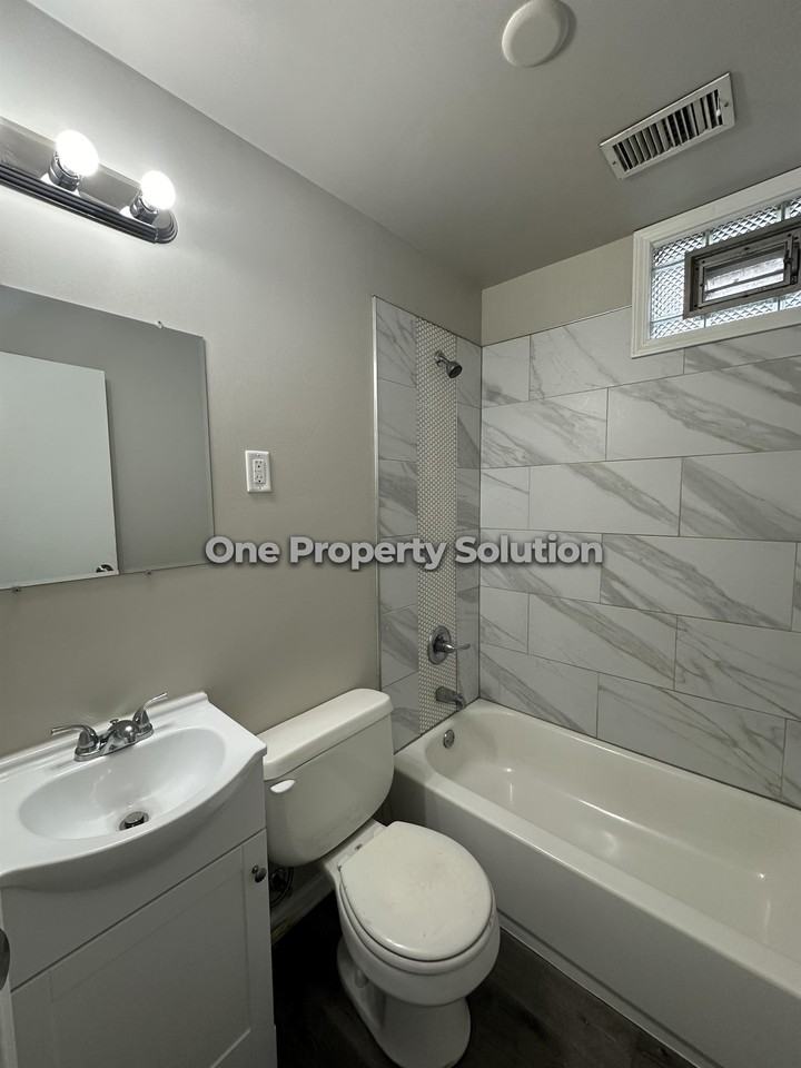 4241 Dearborn Avenue Apt B - Photo 7 of 11