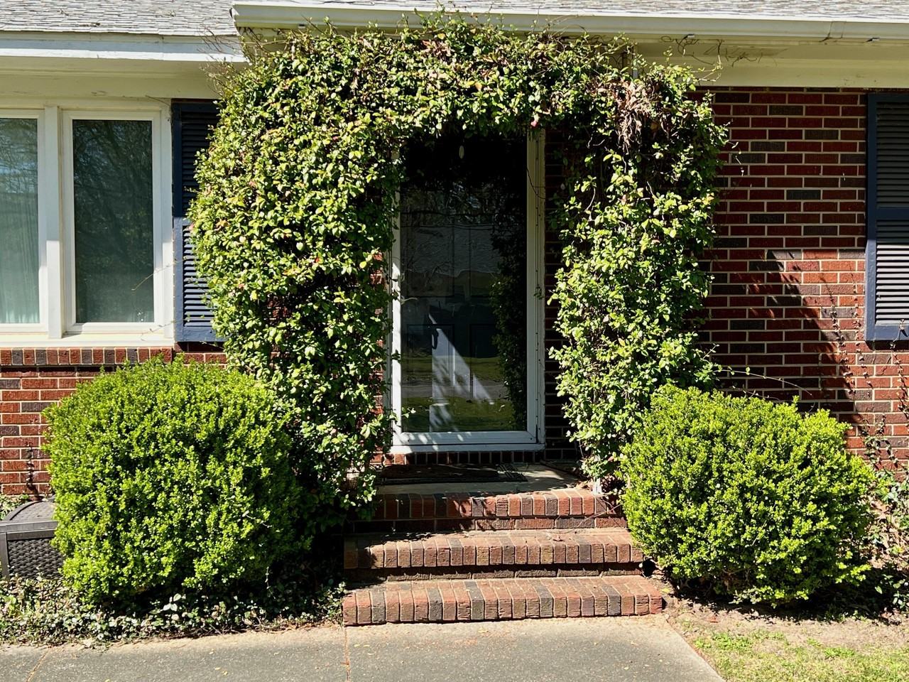 727 Banks Ter Se - Photo 2 of 29