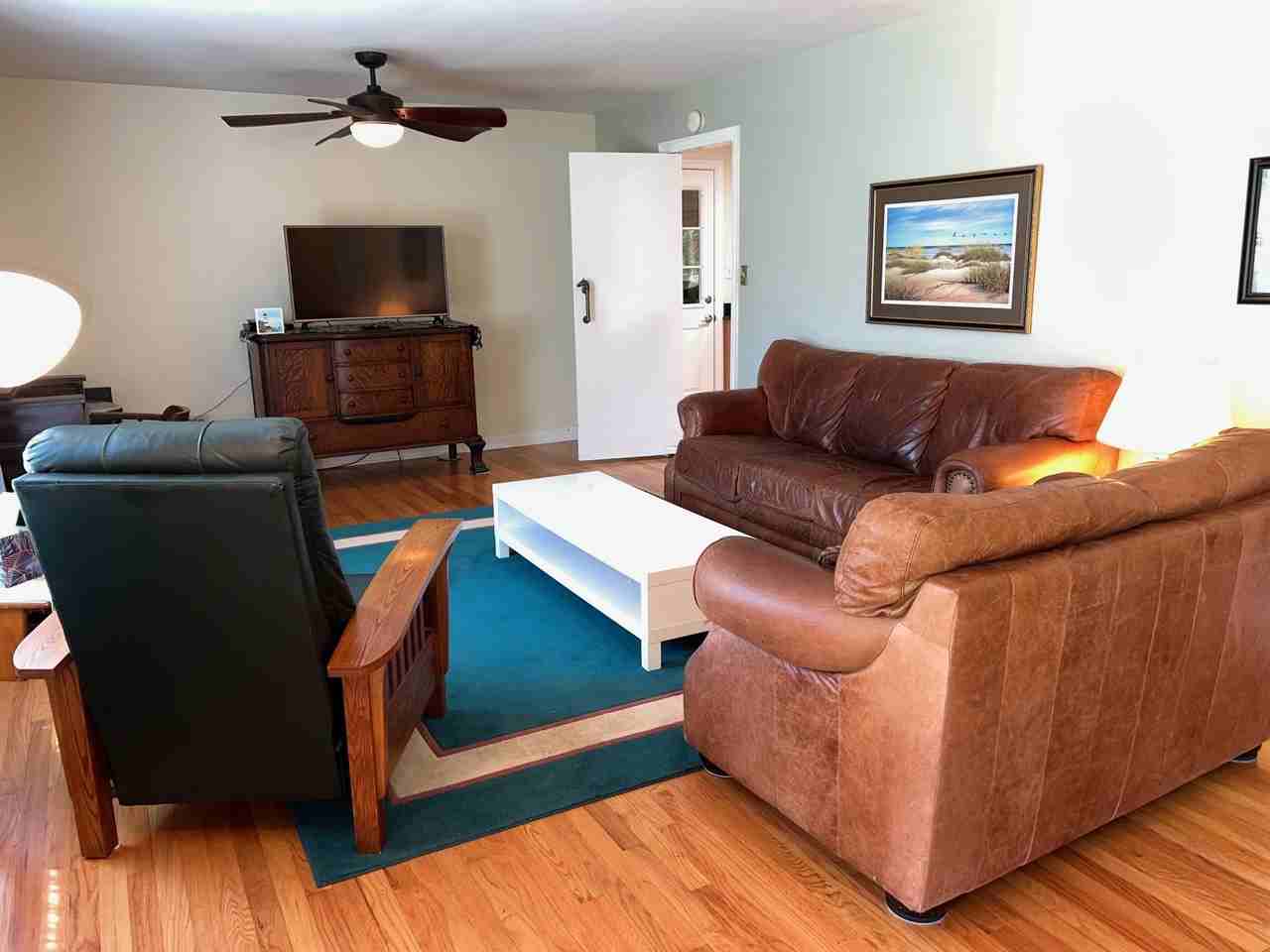 727 Banks Ter Se - Photo 3 of 29