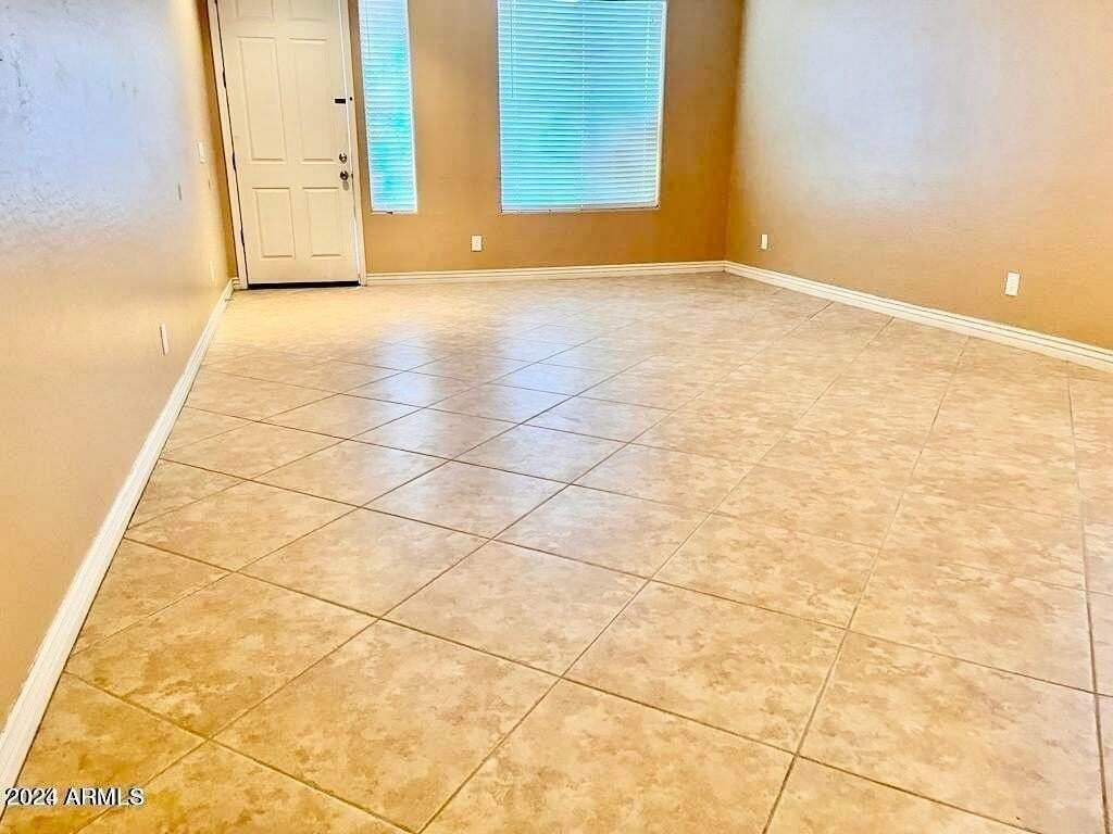 4543 E Gleneagle Dr - Photo 5 of 22