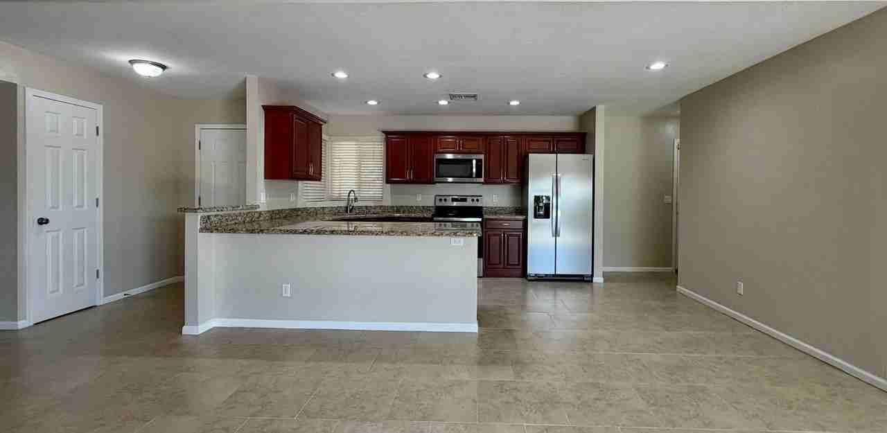 113 W Wagoner Rd - Photo 5 of 25