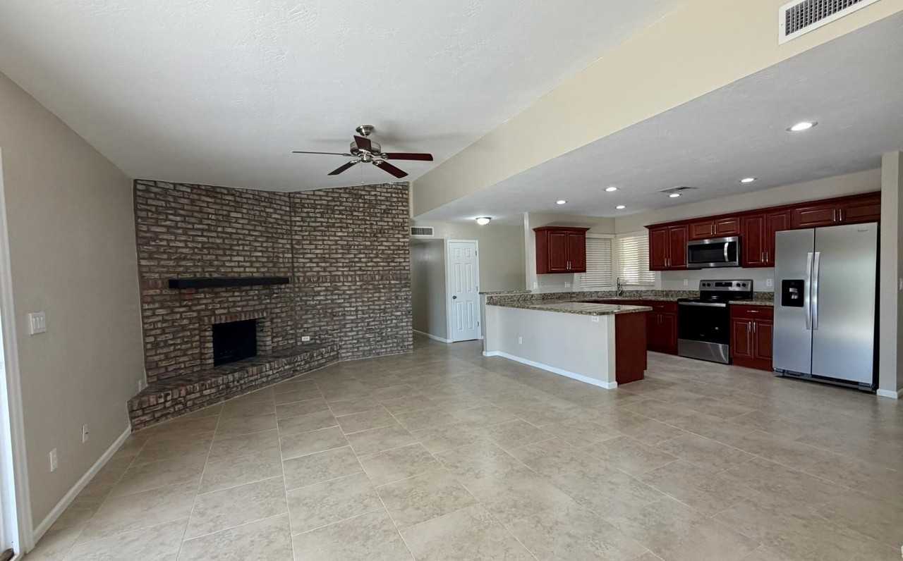 113 W Wagoner Rd - Photo 6 of 25