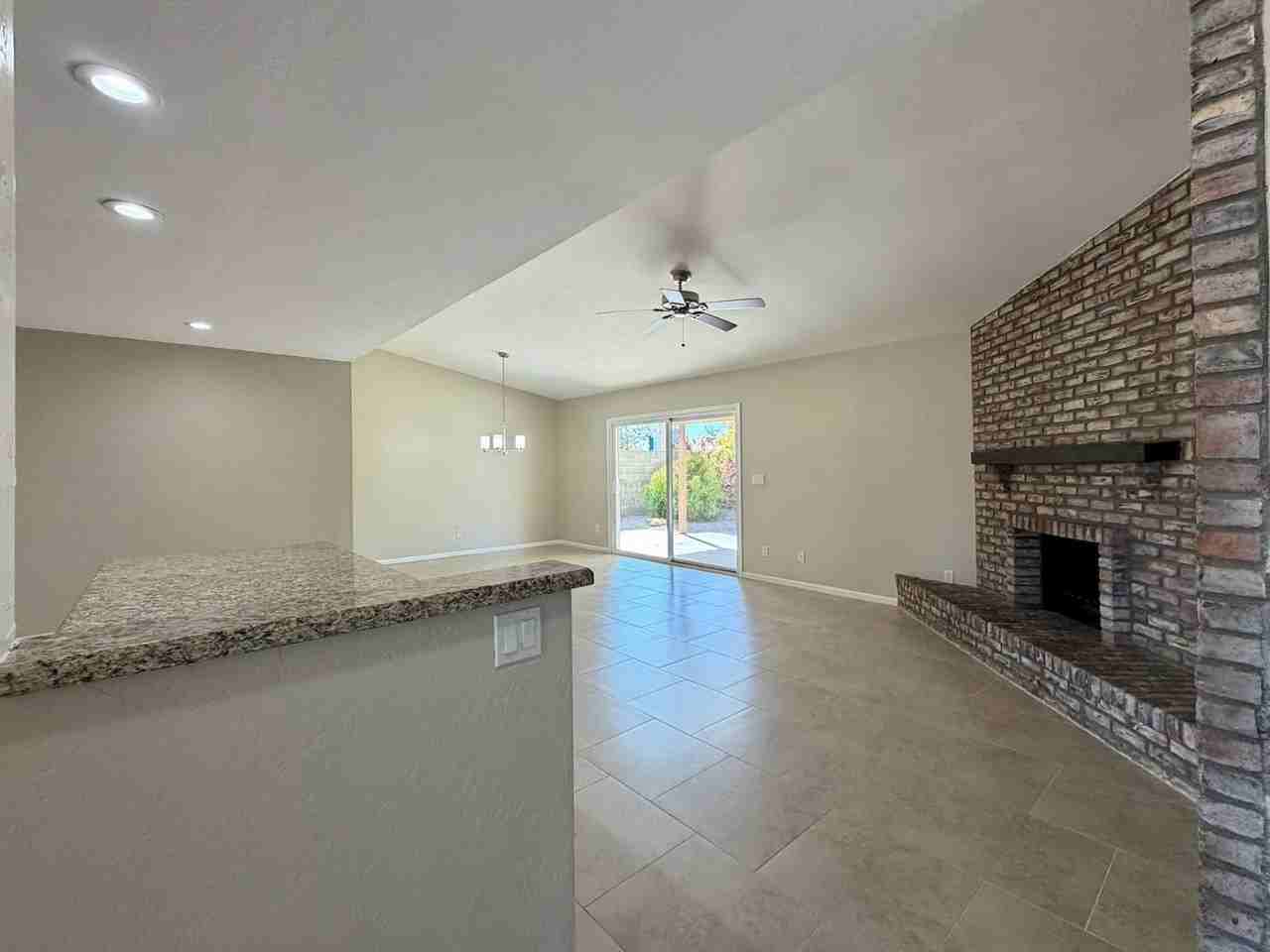 113 W Wagoner Rd - Photo 4 of 25