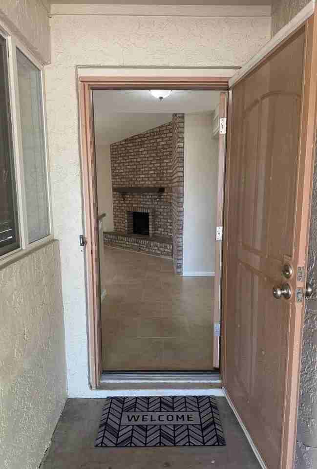 113 W Wagoner Rd - Photo 2 of 25