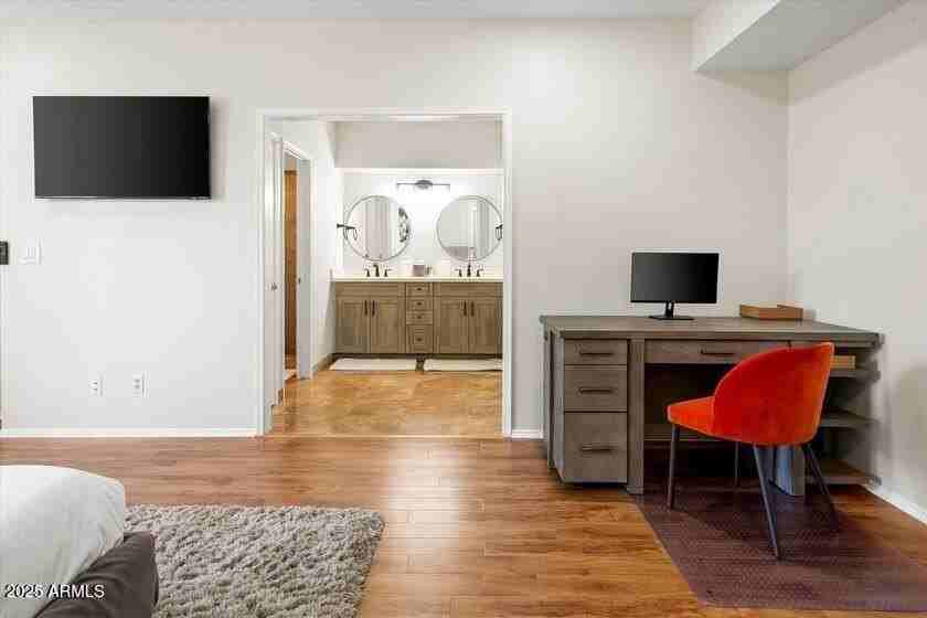 6547 E Voltaire Ave - Photo 5 of 40