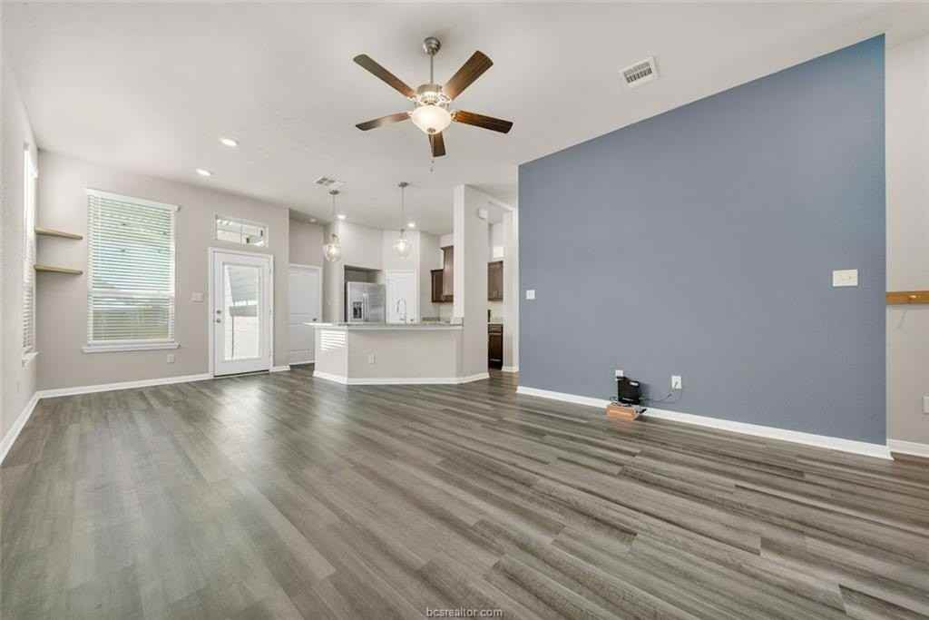 2005 Theresa Dr - Photo 4 of 21