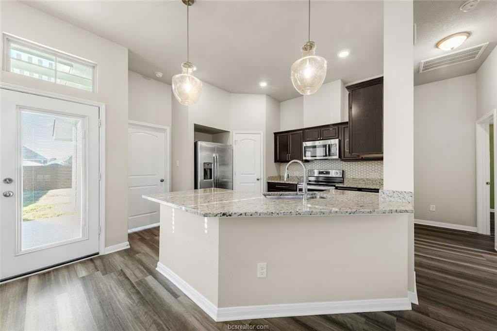 2005 Theresa Dr - Photo 5 of 21