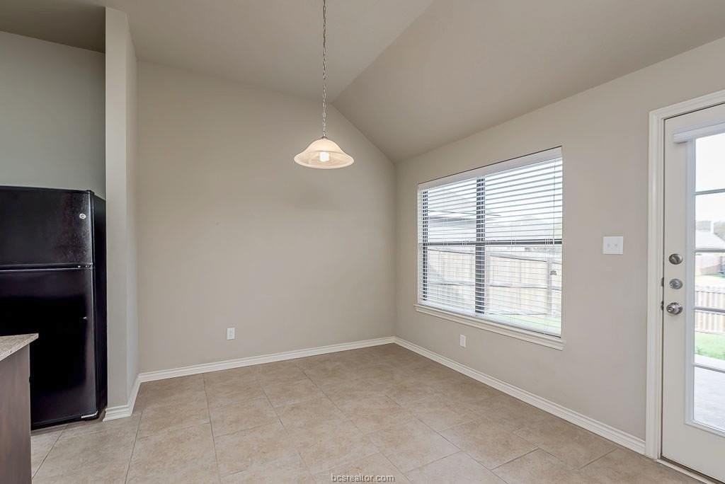 2020 Turning Leaf Dr - Photo 5 of 18