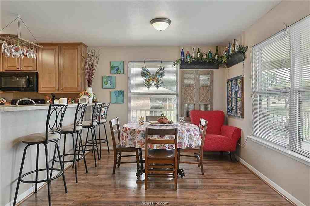 1803 S College Ave - Photo 3 of 6