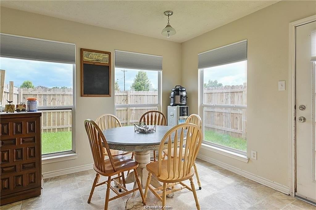 4001 Southern Trace Ct - Photo 3 of 13