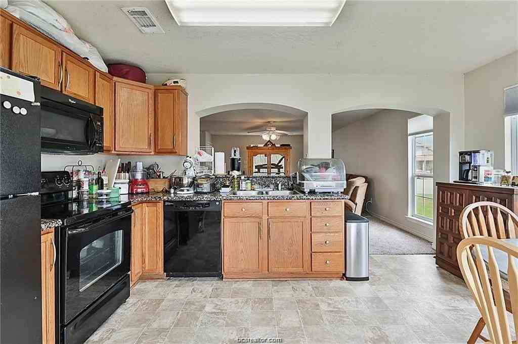 4001 Southern Trace Ct - Photo 5 of 13