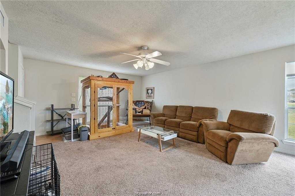 4001 Southern Trace Ct - Photo 6 of 13