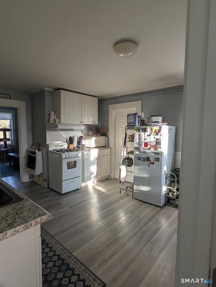 268 Washington St - Photo 4 of 12