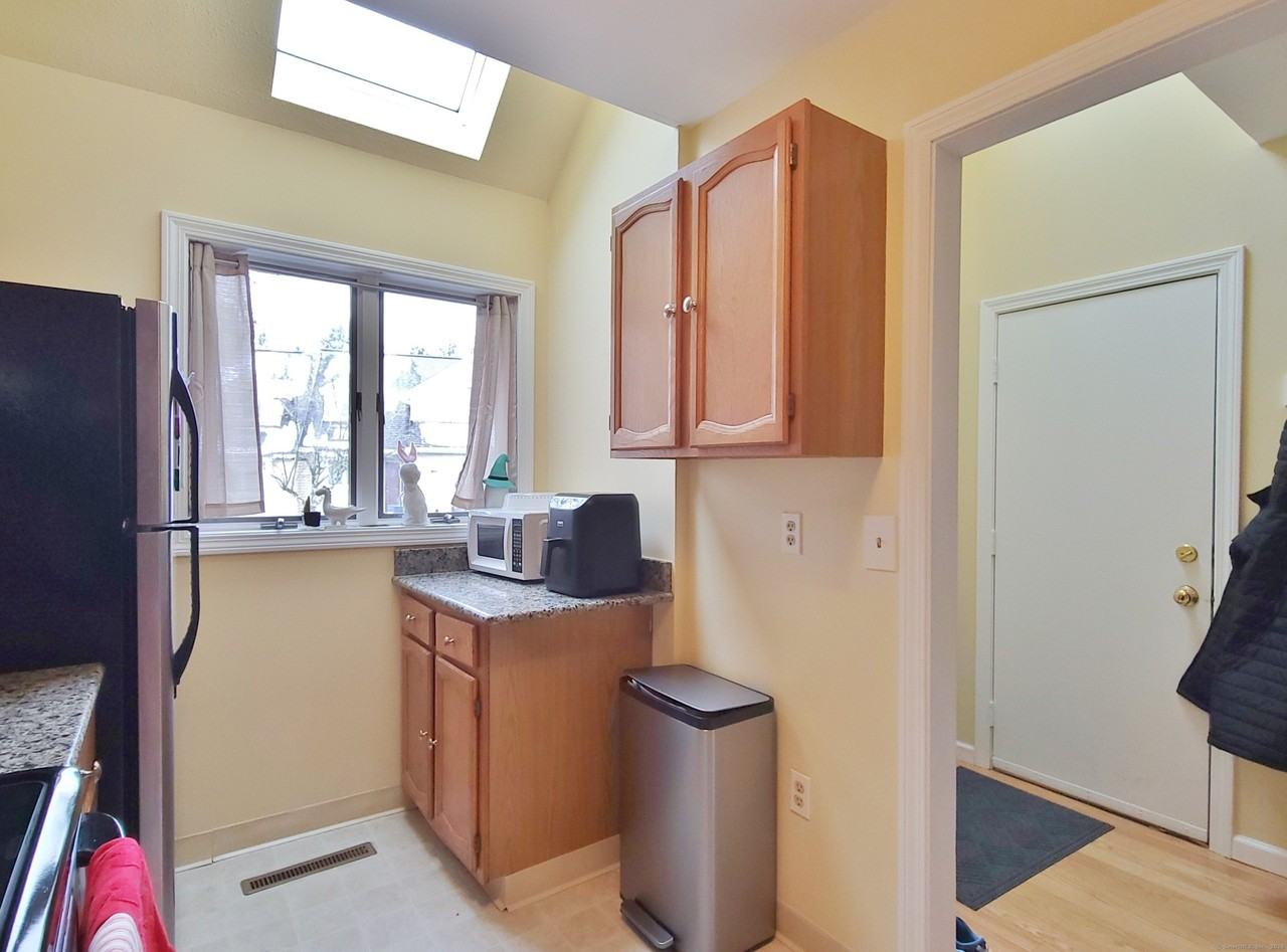 141 Courtyard Ln Unit 141 - Photo 4 of 16