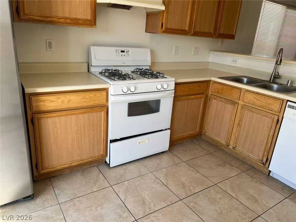 4045 Petya St - Photo 4 of 17