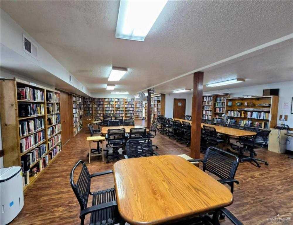 2408 Meadowlark St - Photo 6 of 21