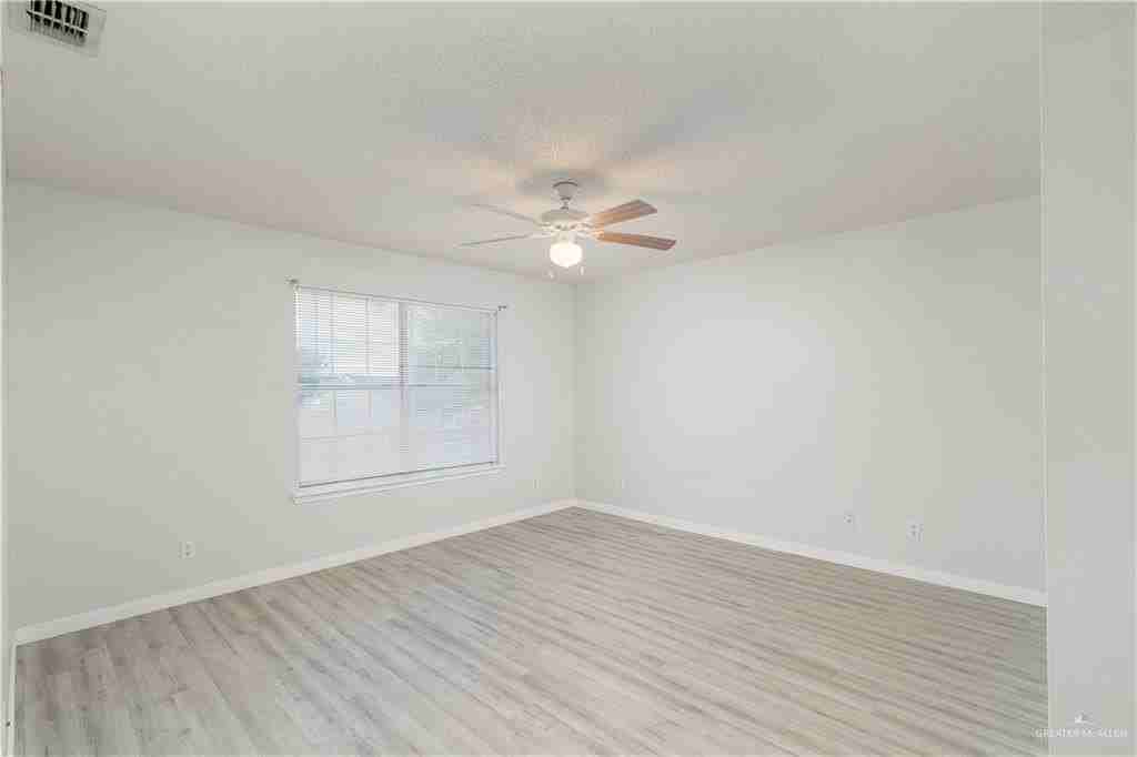 3425 Ozark Ave - Photo 7 of 17