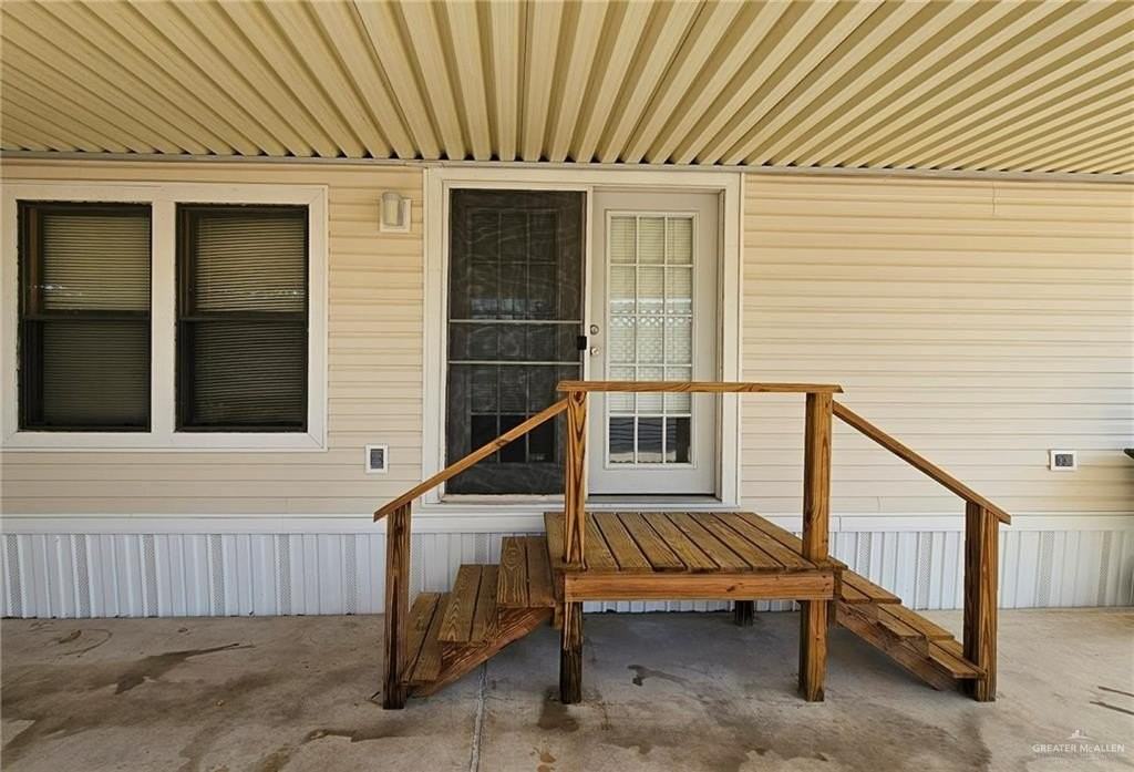 1905 Johnson St - Photo 2 of 21