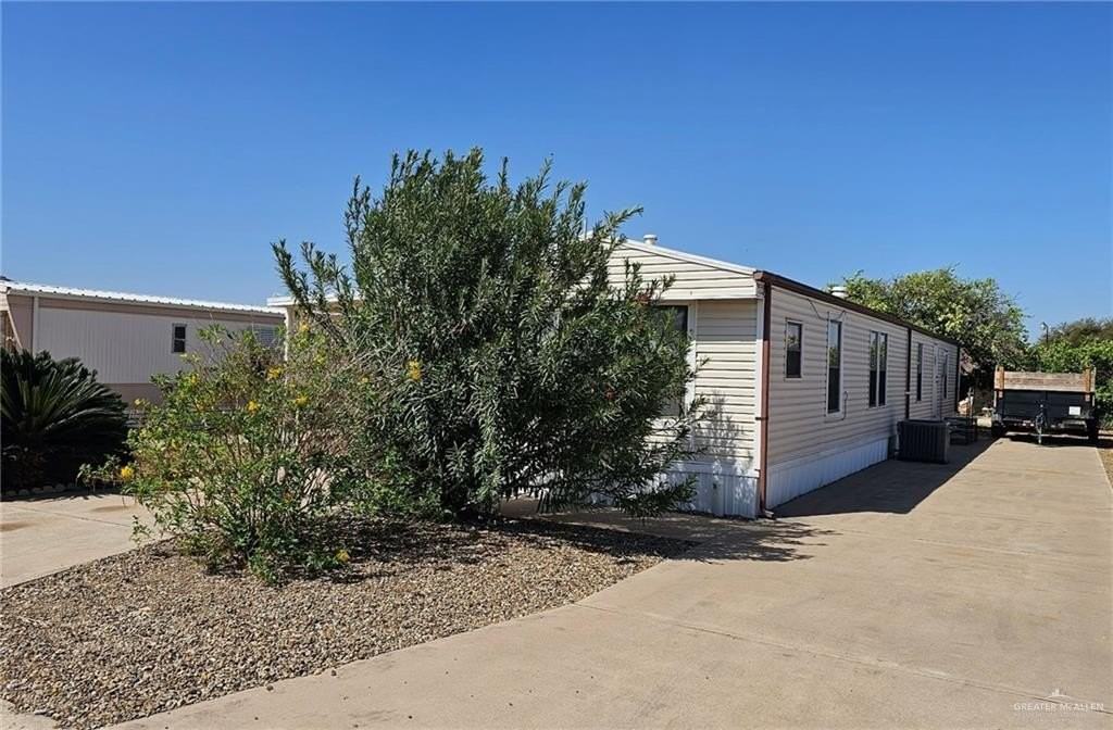 1905 Johnson St - Photo 3 of 21