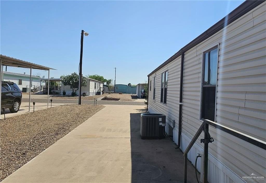 1905 Johnson St - Photo 5 of 21