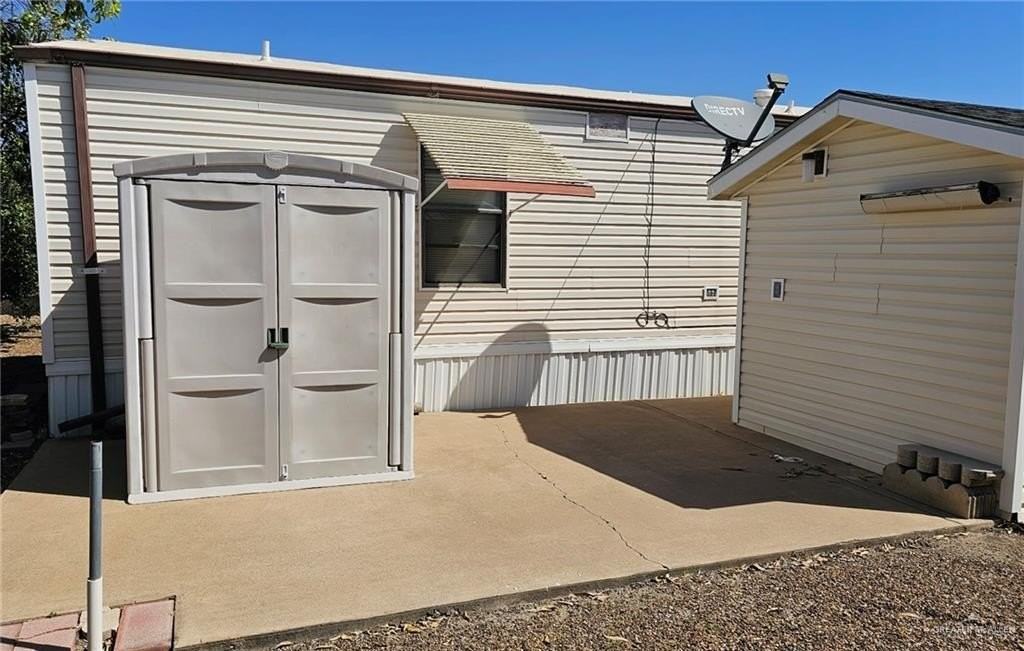 1905 Johnson St - Photo 6 of 21