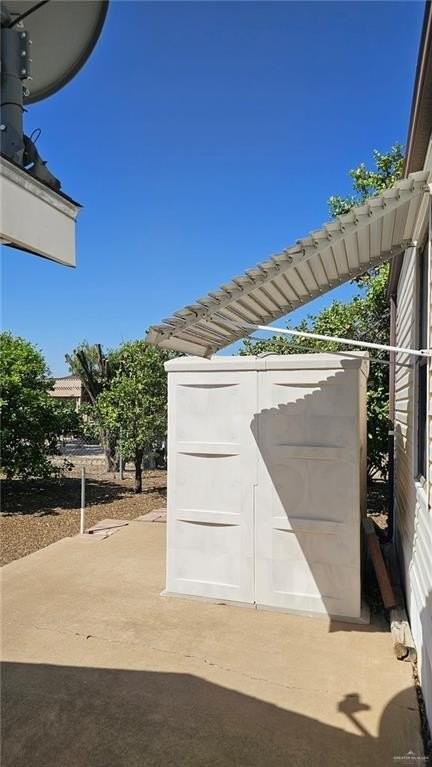 1905 Johnson St - Photo 7 of 21